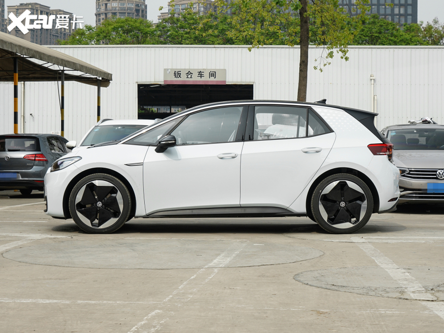 2022���ID.3 Pro �O�ǰ�