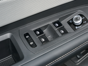 2022530 V6 (q)Ş п؅^(q)