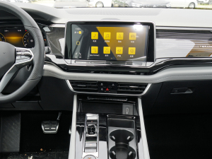2022款530 V6 四驱尊崇豪华版 中控台