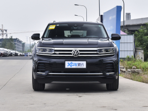 2022款330TSI 两驱尊崇豪华版 正前