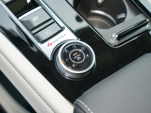 2022530 V6 A п؅^(q)