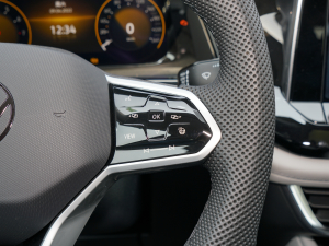 2022530 V6 A п؅^(q)