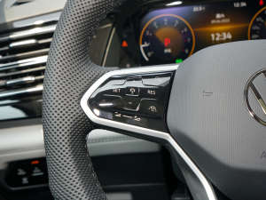 2022530 V6 A п؅^(q)