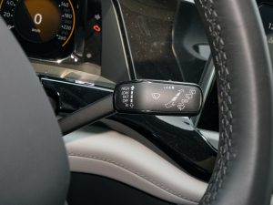 2022530 V6 A п؅^(q)