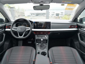 2023款200TSI DSG星空满逸版 内饰全景