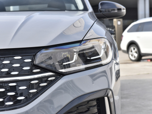 2023300TSI DSGǿݰ ^