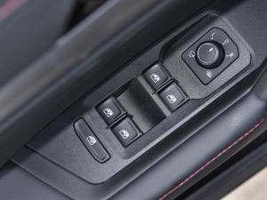 2023300TSI DSGǿݰ п؅^