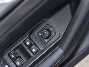 2023300TSI DSGǿݰ п؅^