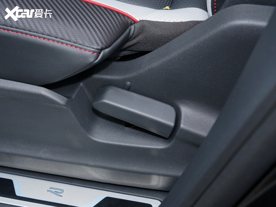 2023;X Ŀ 380TSI (q)A