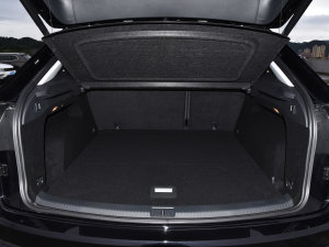 2023款380TSI 四驱尊崇豪华版 行李厢空间