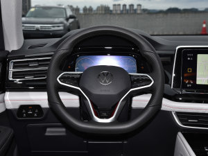 2023款380TSI 四驱尊崇豪华版 方向盘