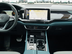 2023款530 V6 四驱青云限定版 中控台