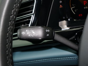 2023530 V6 (q)޶ п؅^(q)