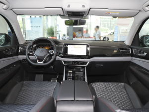 2023款改款 380TSI 四驱豪华版 内饰全景