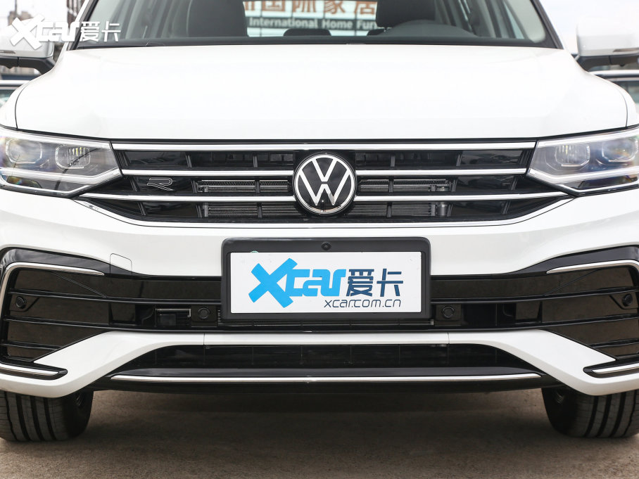 2023;^L 330TSI ԄӃR-LineԽ