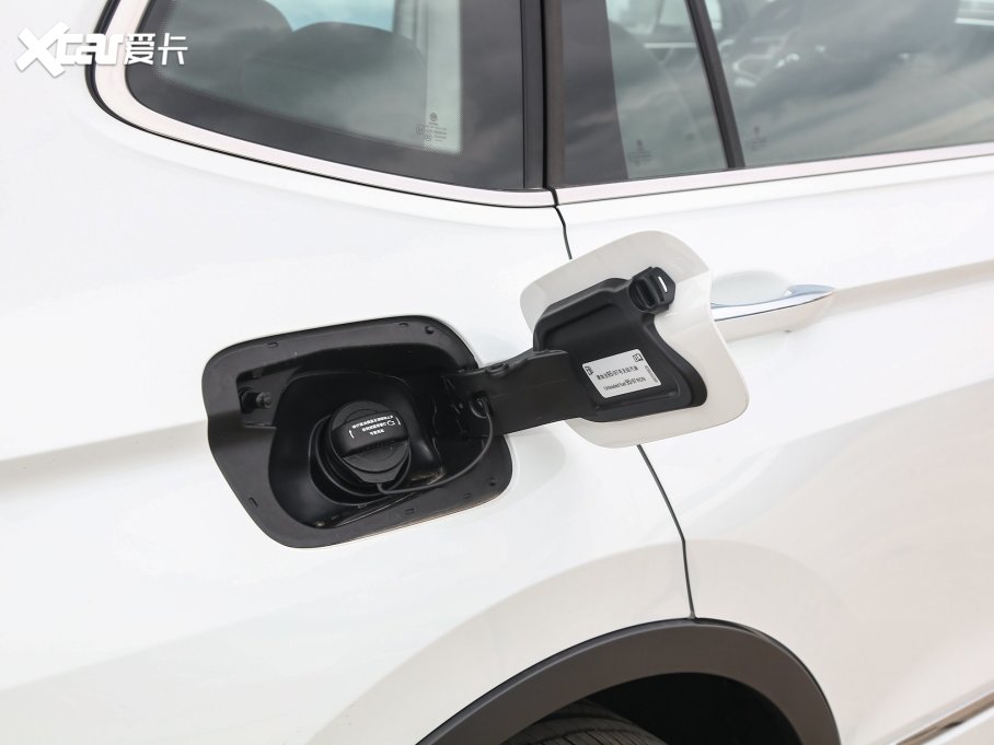 2023;^L 330TSI ԄӃR-LineԽ