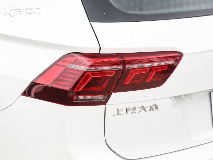 2023;^L 330TSI ԄӃR-LineԽ