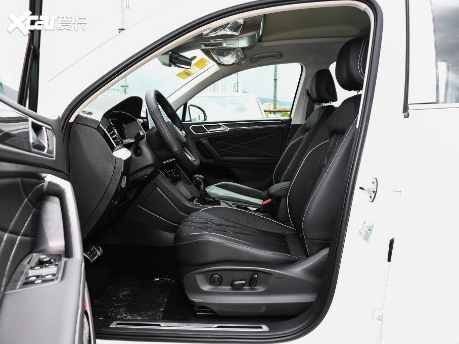 2023;^L 330TSI ԄӃR-LineԽ