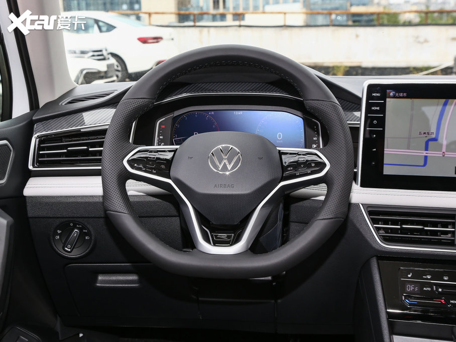 2023;^L 330TSI ԄӃR-LineԽ