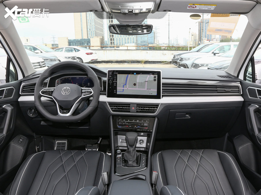 2023;^L 330TSI ԄӃR-LineԽ