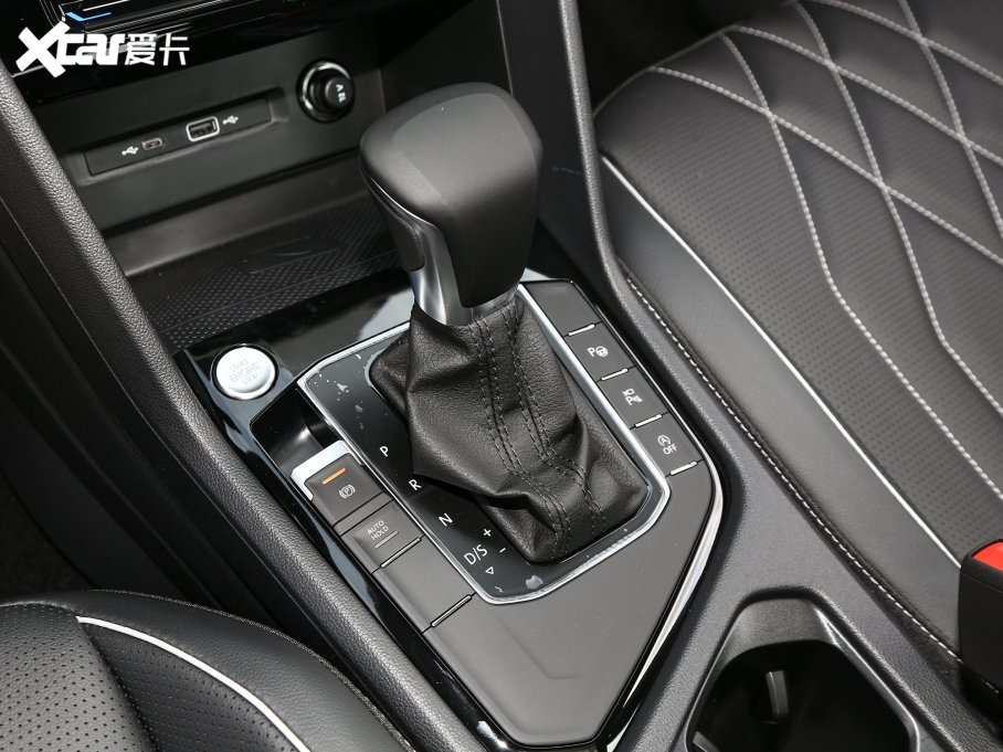 2023;^L 330TSI ԄӃR-LineԽ