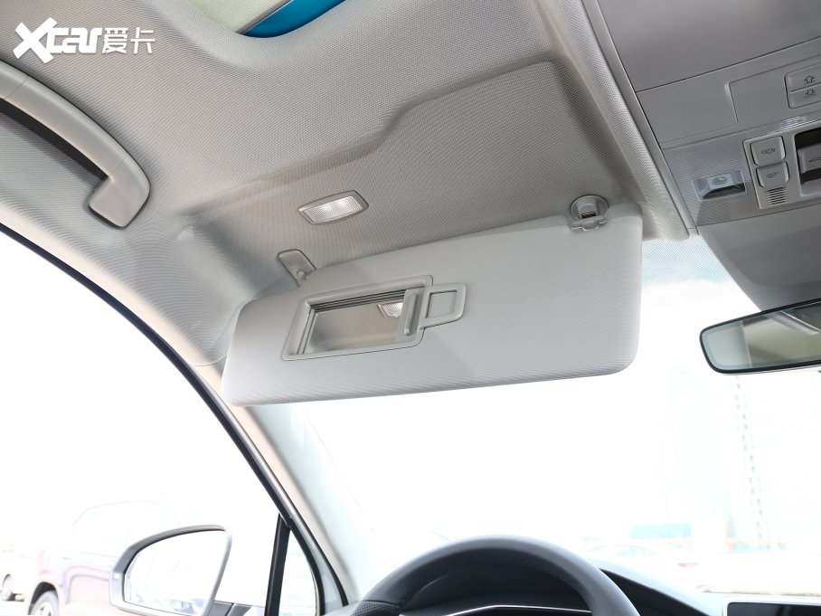 2023;^L 330TSI ԄӃR-LineԽ