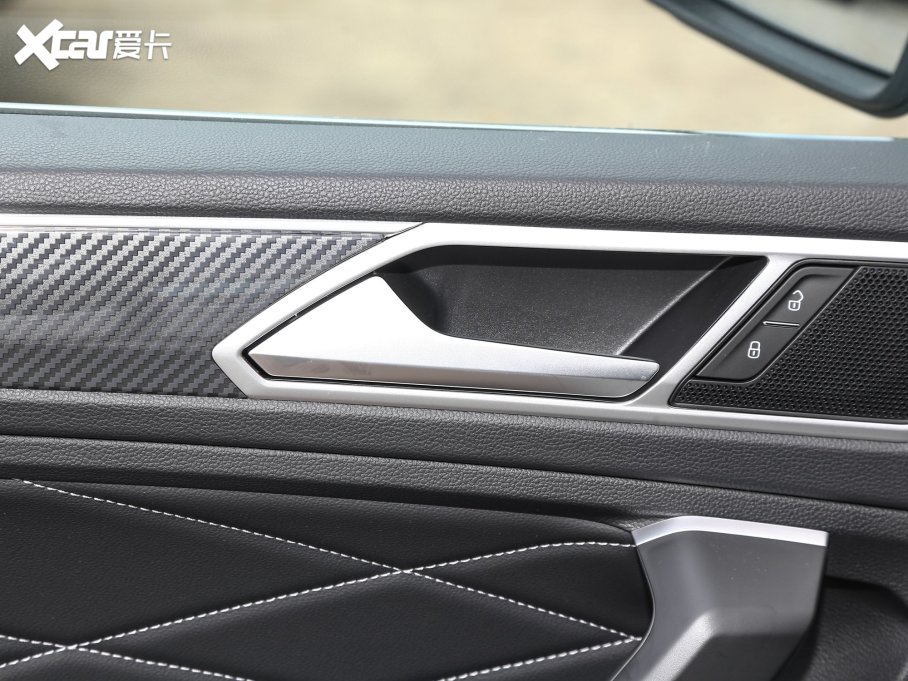 2023;^L 330TSI ԄӃR-LineԽ