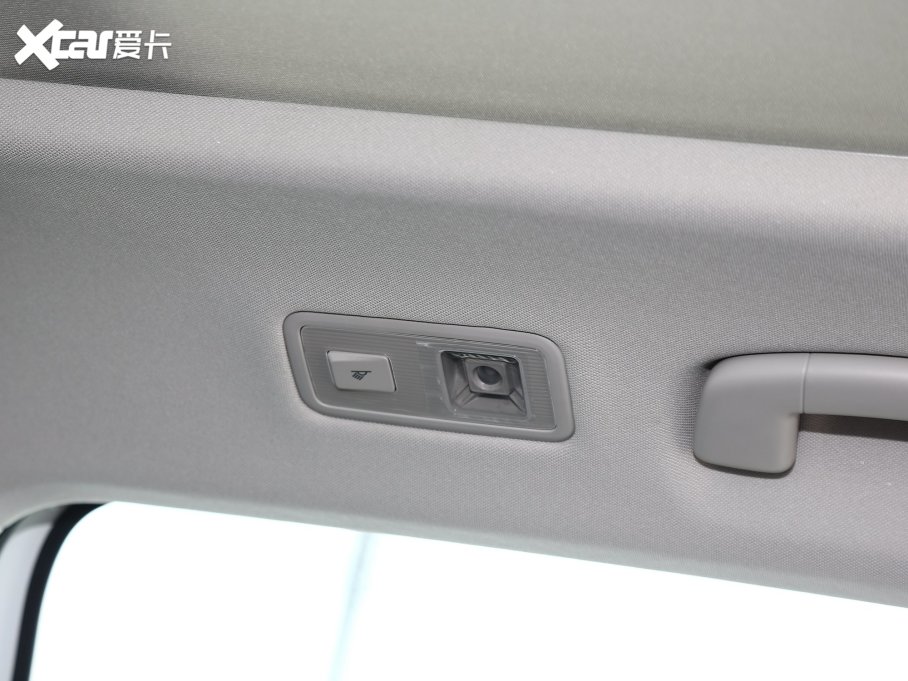 2023;^L 330TSI ԄӃR-LineԽ