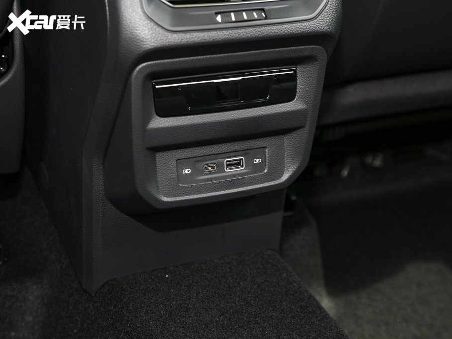 2023;^L 330TSI ԄӃR-LineԽ