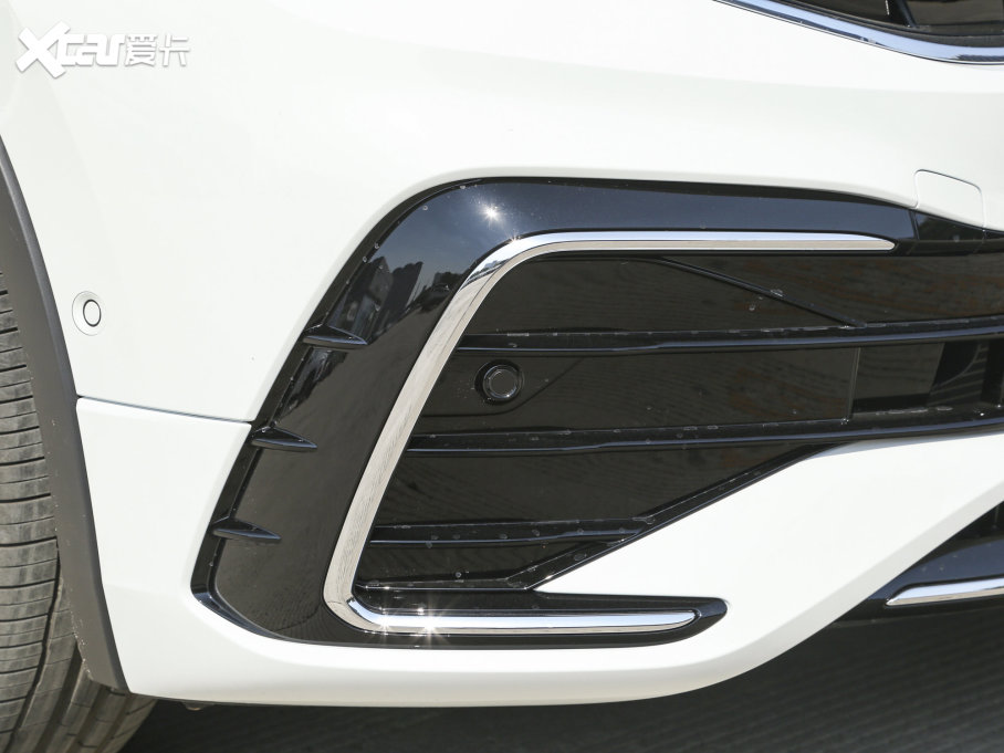 2023;^L 330TSI ԄӃR-LineŞ