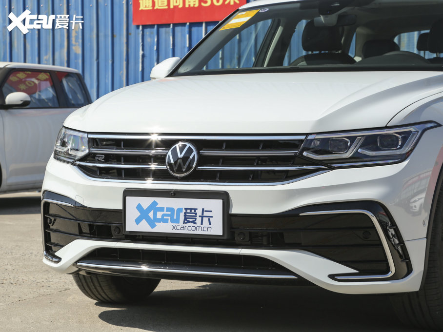 2023;^L 330TSI ԄӃR-LineŞ