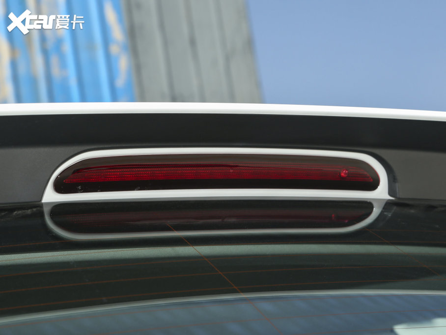 2023;^L 330TSI ԄӃR-LineŞ