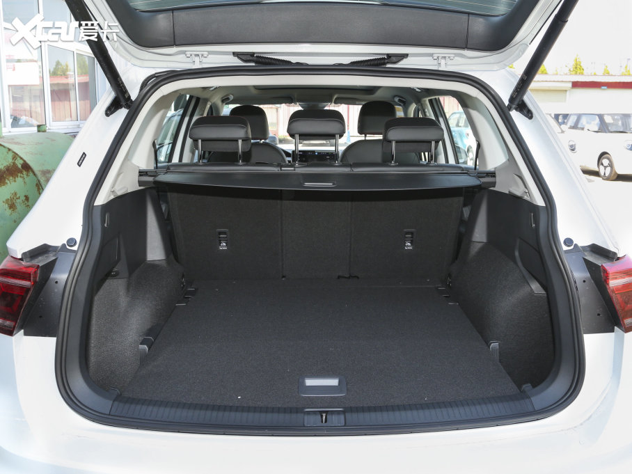 2023;^L 330TSI ԄӃ(q)R-LineŞ