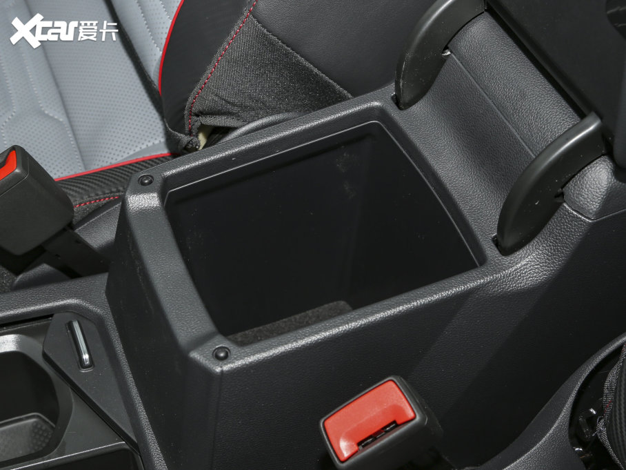 2023;^L 330TSI ԄӃR-LineŞ