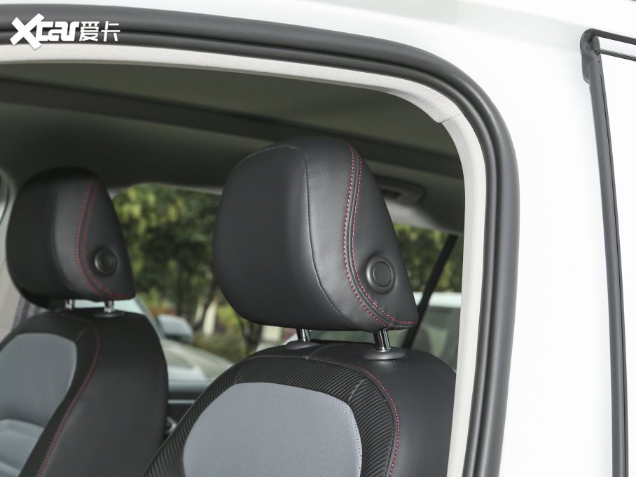 2023;^L 330TSI ԄӃR-LineŞ