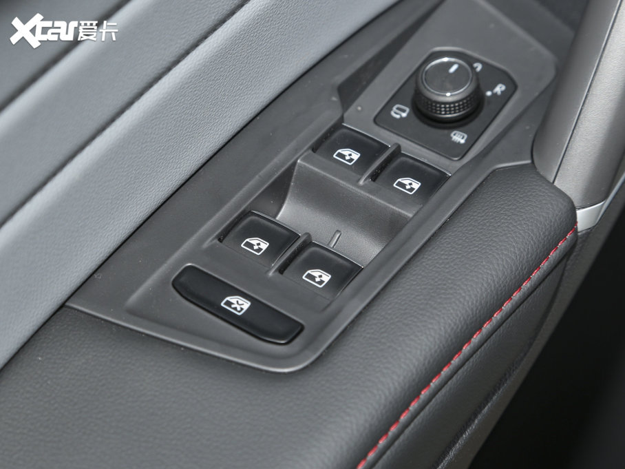 2023;^L 330TSI Ԅ(dng)(q)R-LineŞ