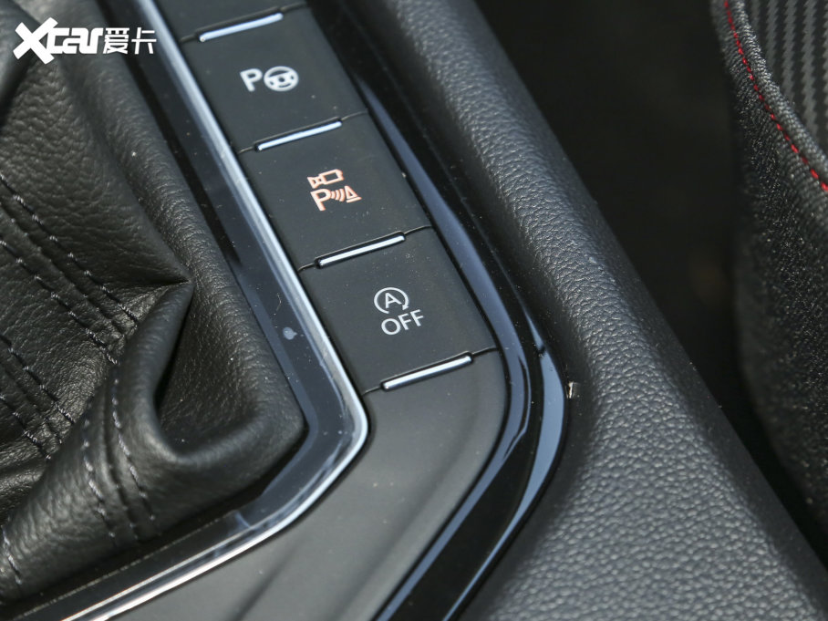 2023;^L 330TSI ԄӃR-LineŞ