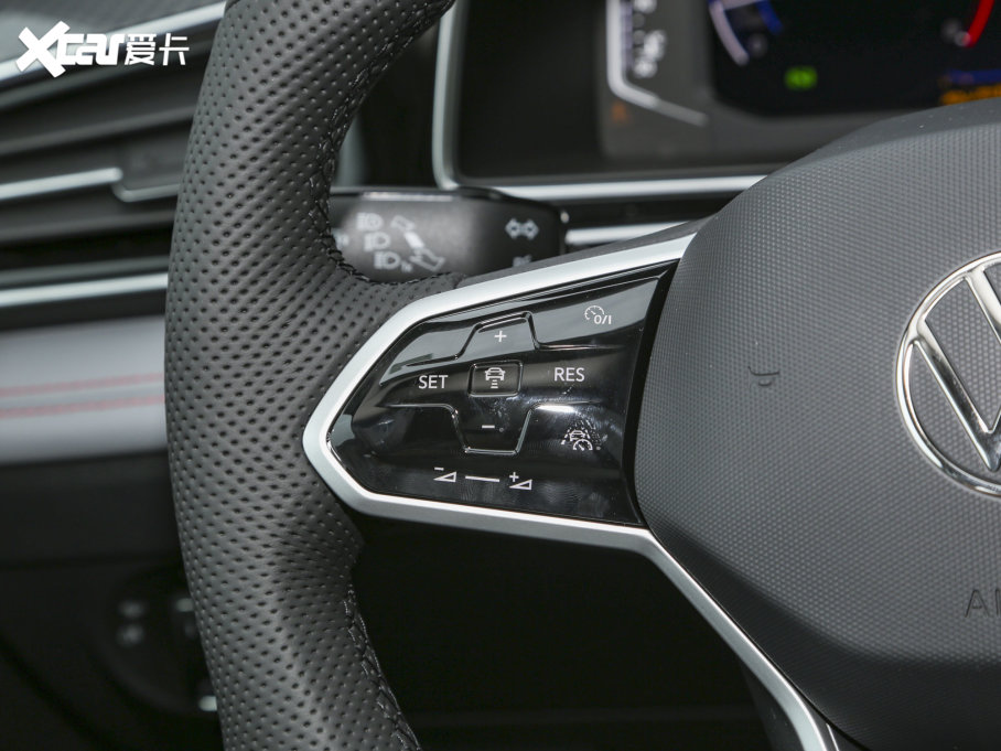 2023;^L 330TSI ԄӃ(q)R-LineŞ