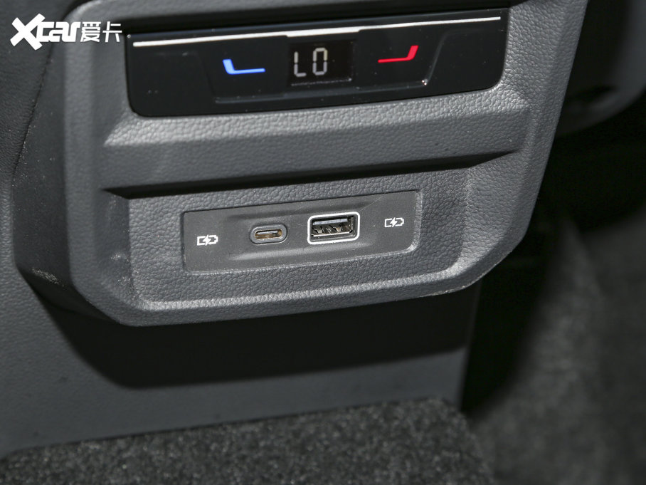 2023;^L 330TSI ԄӃR-LineŞ