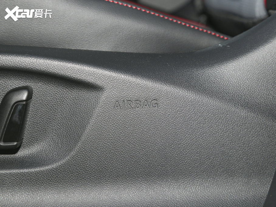 2023;^L 330TSI ԄӃR-LineŞ