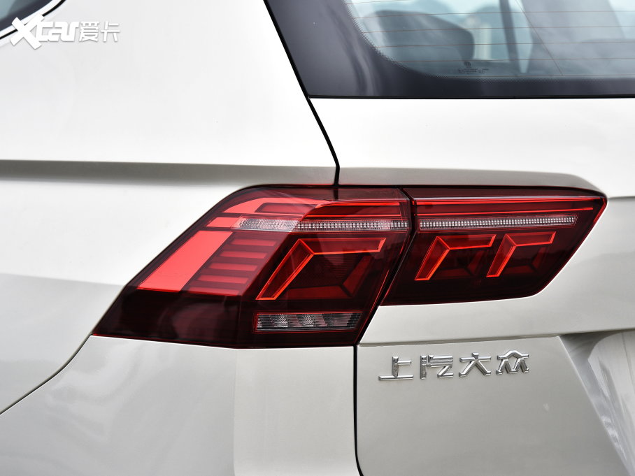 2023;^L 380TSI ԄR-LineԽ 7