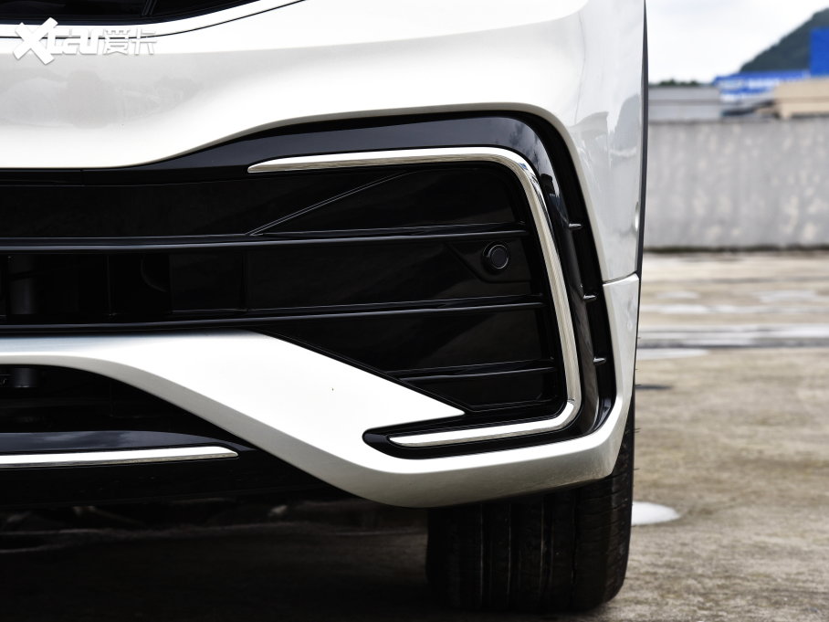 2023;^L 380TSI ԄR-LineԽ 7