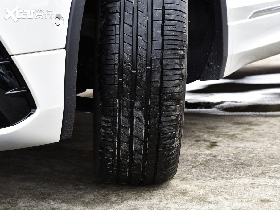 2023;^L 380TSI ԄR-LineԽ 7