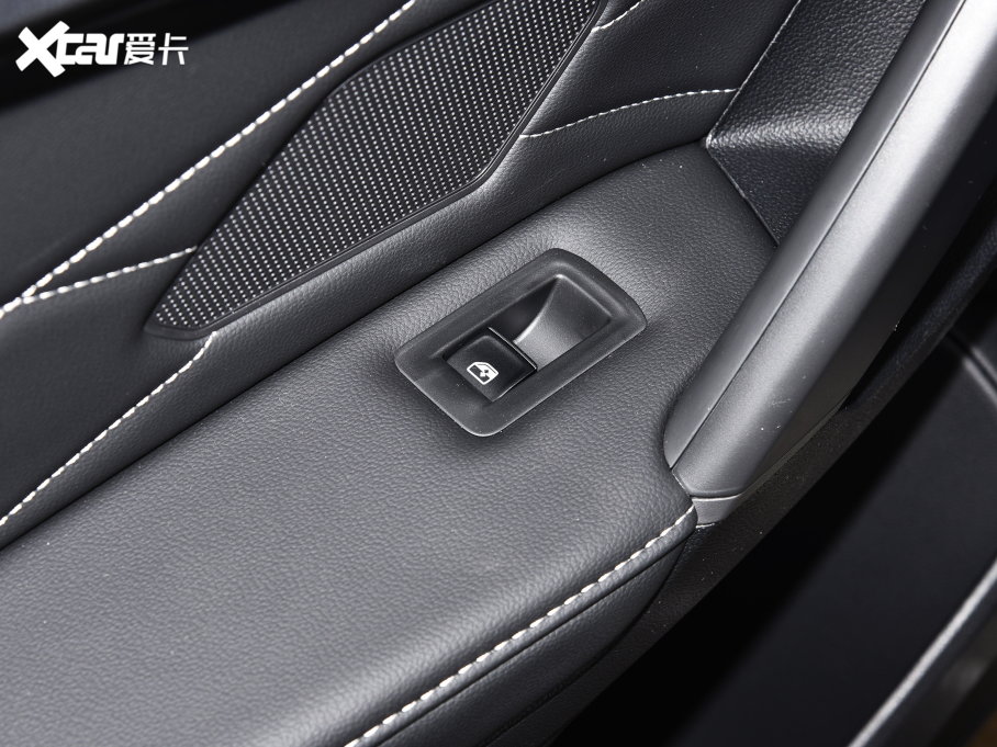 2023;^L 380TSI ԄR-LineԽ 7