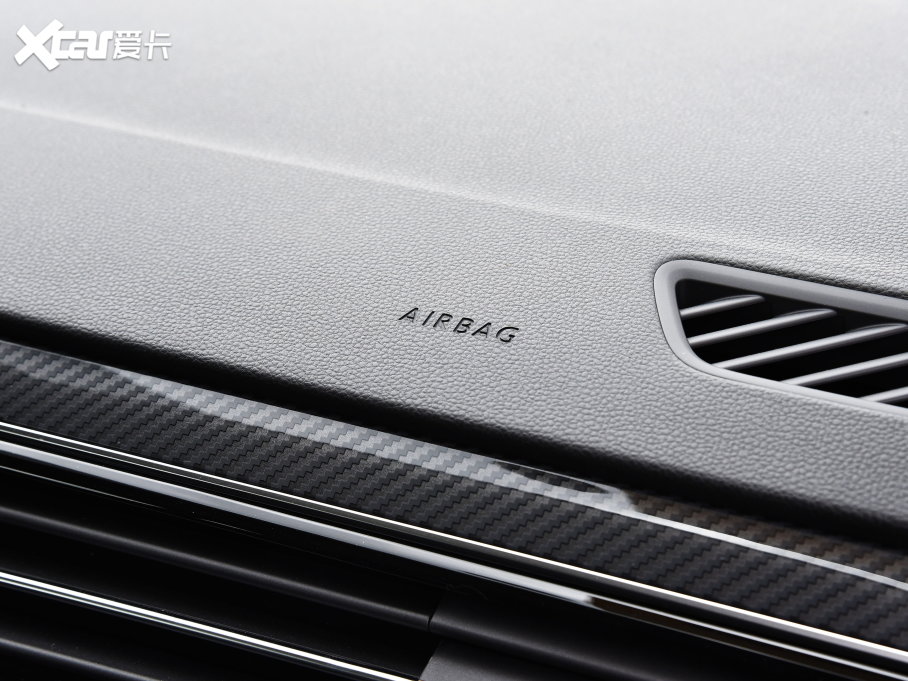 2023;^L 380TSI ԄR-LineԽ 7