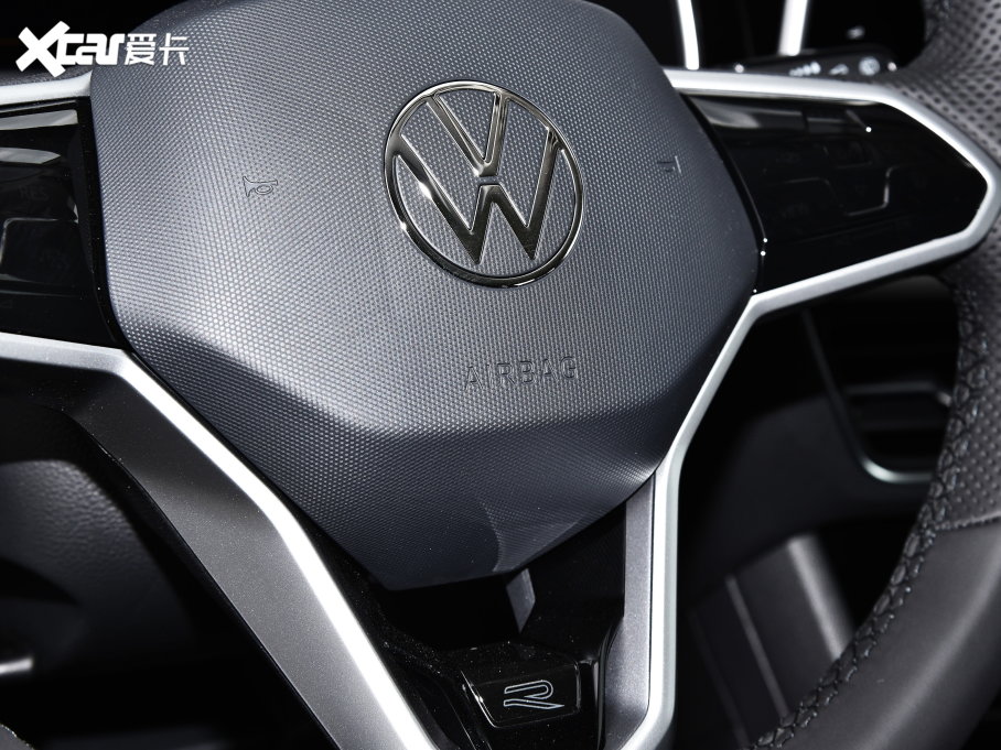 2023;^L 380TSI ԄR-LineԽ 7