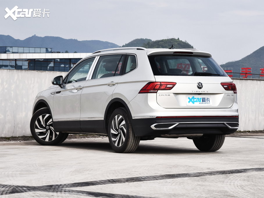 2023;^L 330TSI ԄӃ