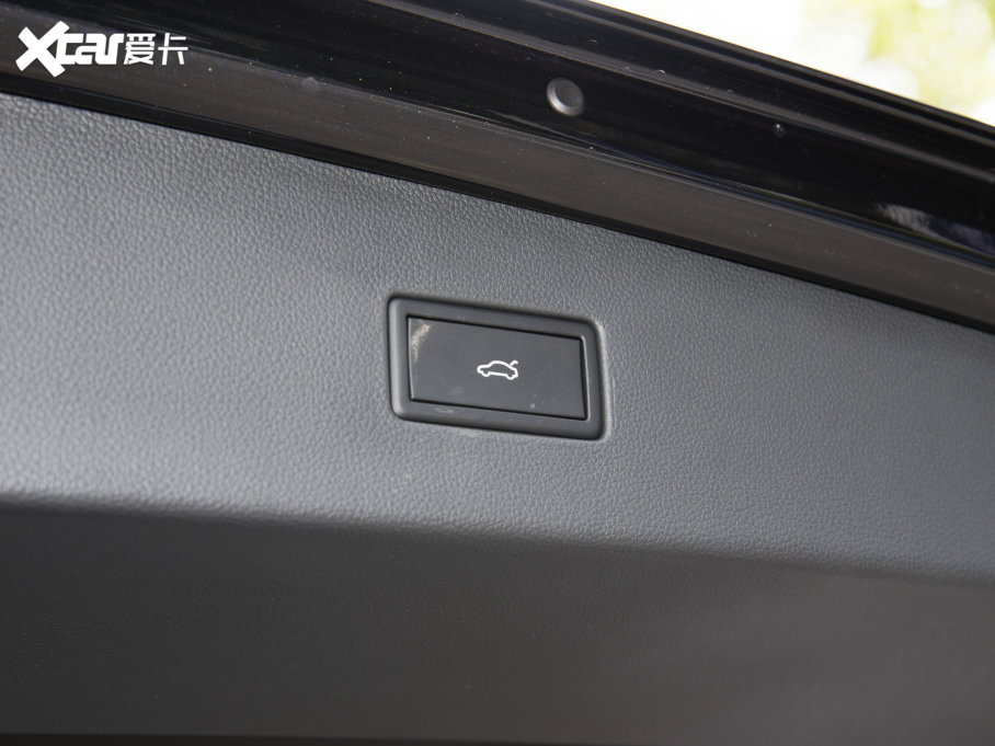 2023;^L 380TSI ԄR-LineŞ 7