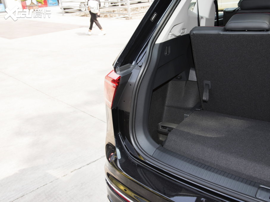 2023;^L 380TSI ԄR-LineŞ 7