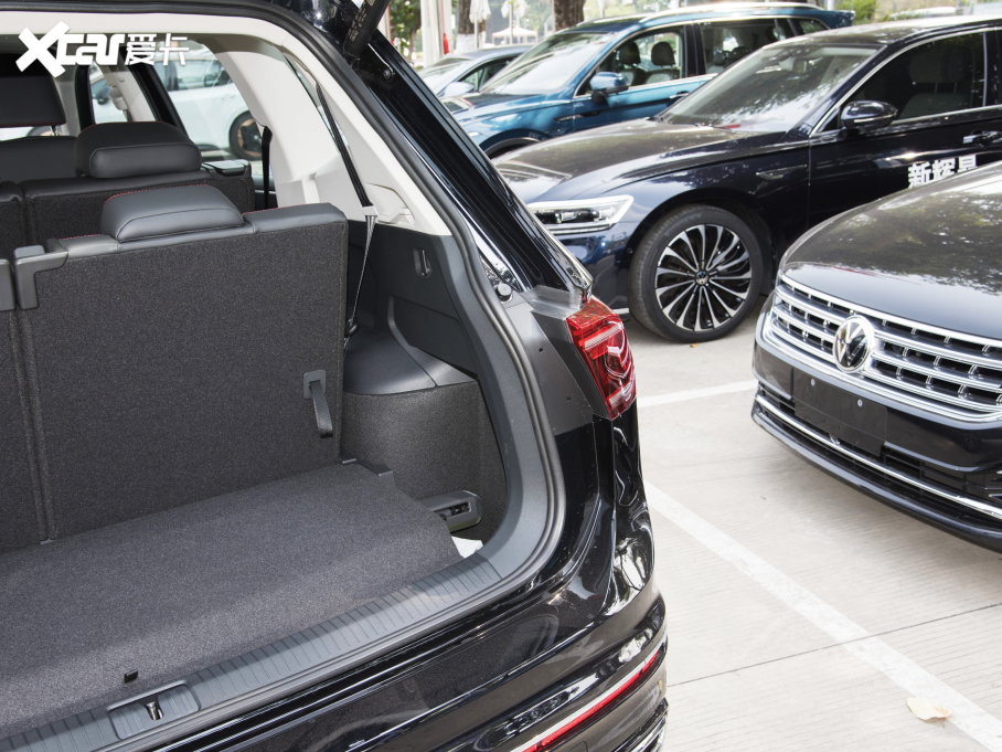 2023;^L 380TSI ԄR-LineŞ 7